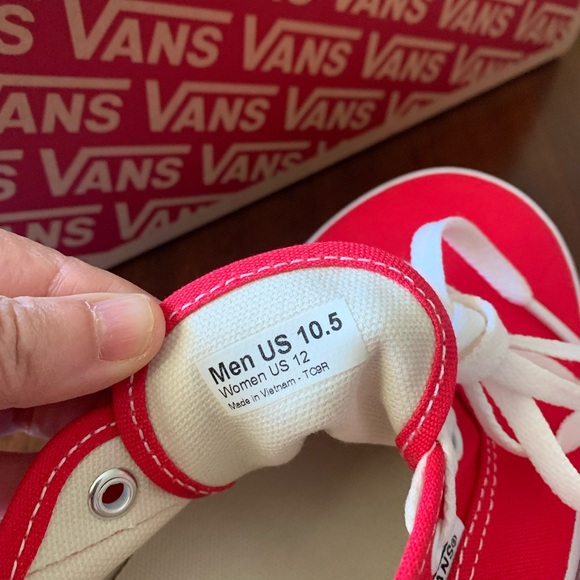 Red Converse Shoes NWT - Picture 3 of 5